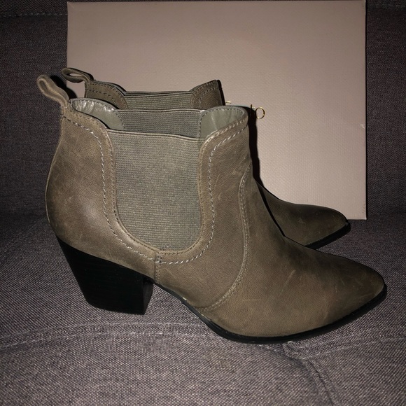Bella Vita ankle booties - Picture 4 of 8